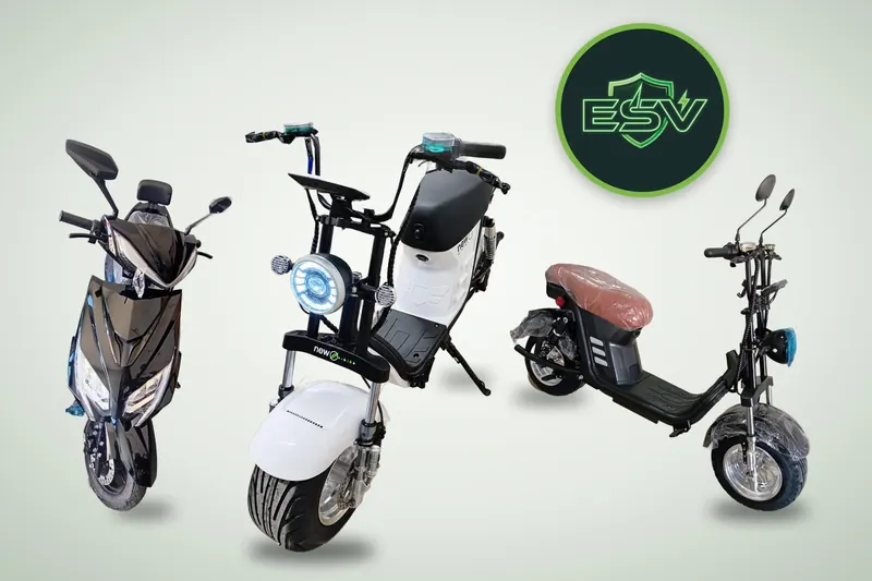 As scooters elétricas ZL3 Sport, Harley X13 Branca e X15 Premium lado a lado, com a logo da ESV